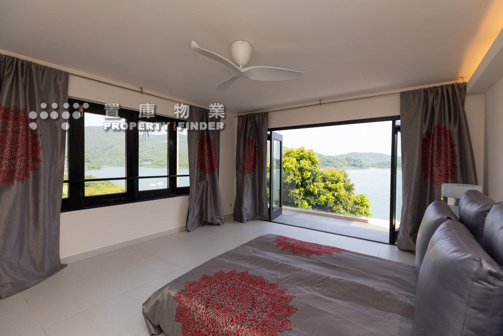 Waterfront House 海邊屋