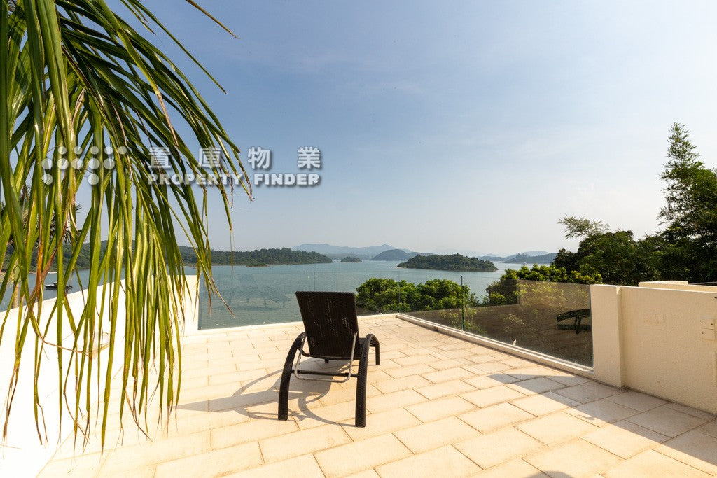 Waterfront House 海邊屋