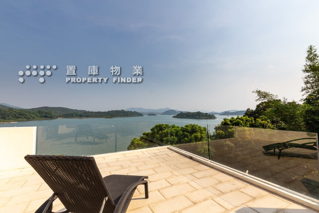 Waterfront House 海邊屋