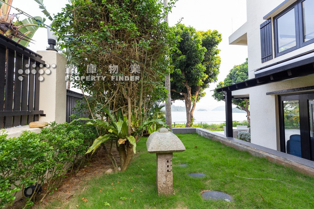 Waterfront House 海邊屋