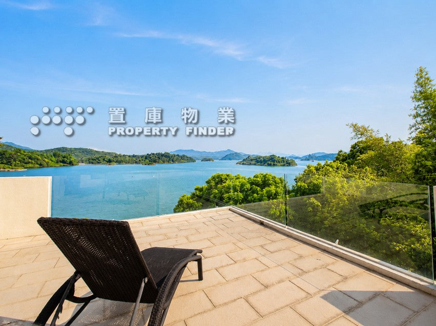 Waterfront house 海邊屋