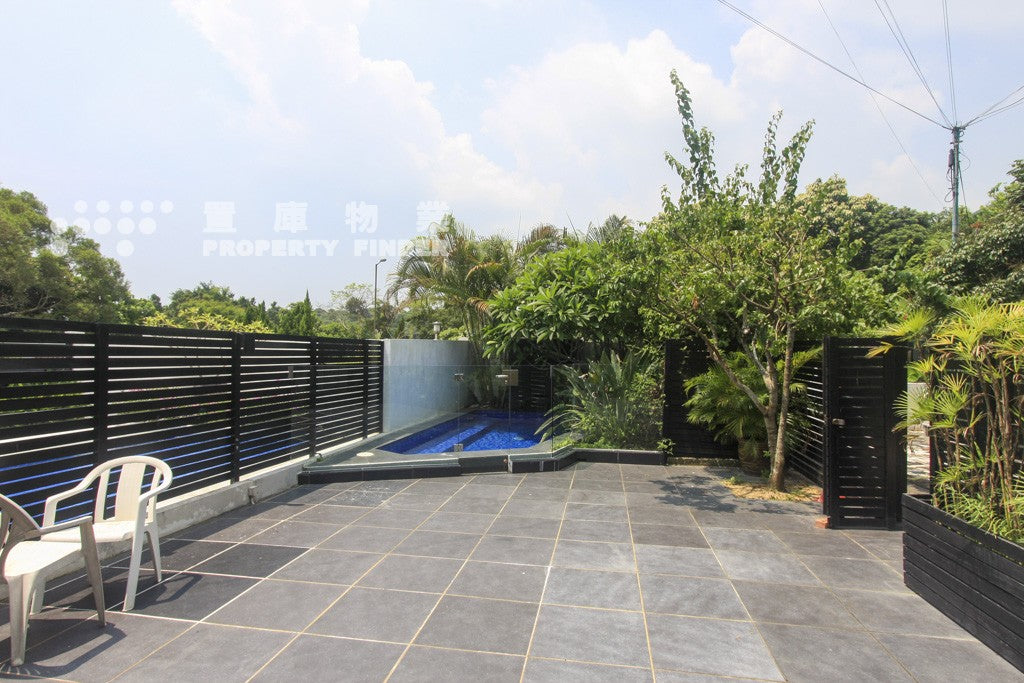 Little Village 小村莊