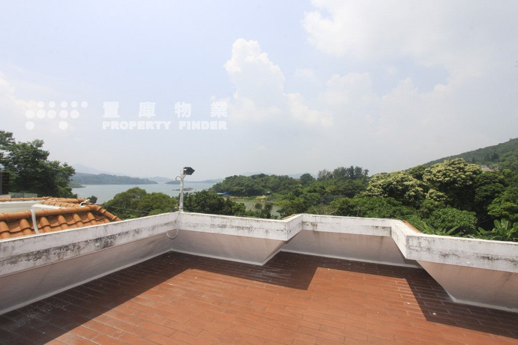 Little Village 小村莊