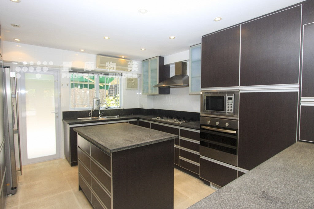 Little Village 小村莊