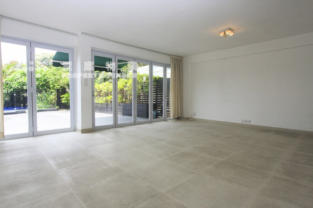 Little Village 小村莊