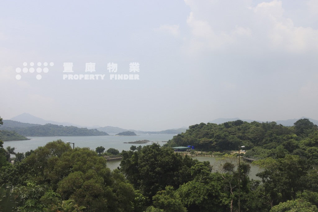 Little Village 小村莊