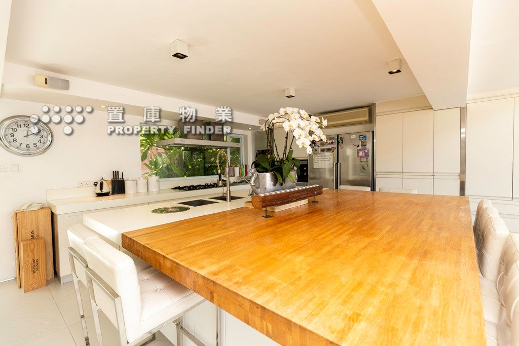 Lobster Bay 龍蝦灣