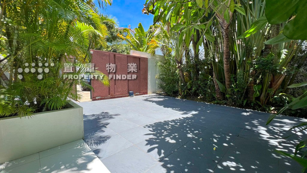 Lobster Bay 龍蝦灣