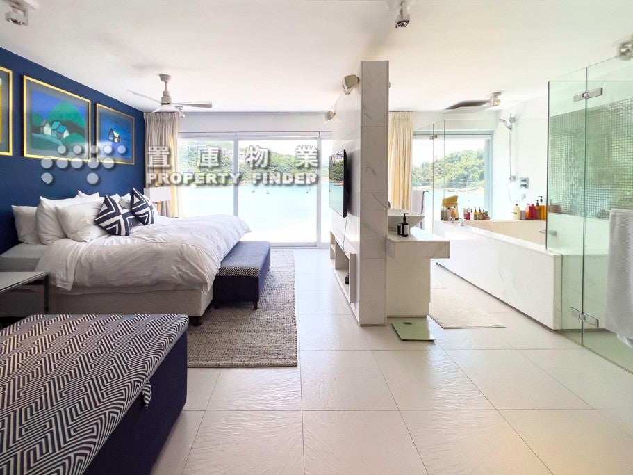 Lobster Bay 龍蝦灣