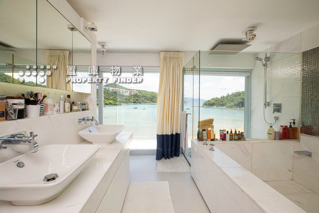 Lobster Bay 龍蝦灣