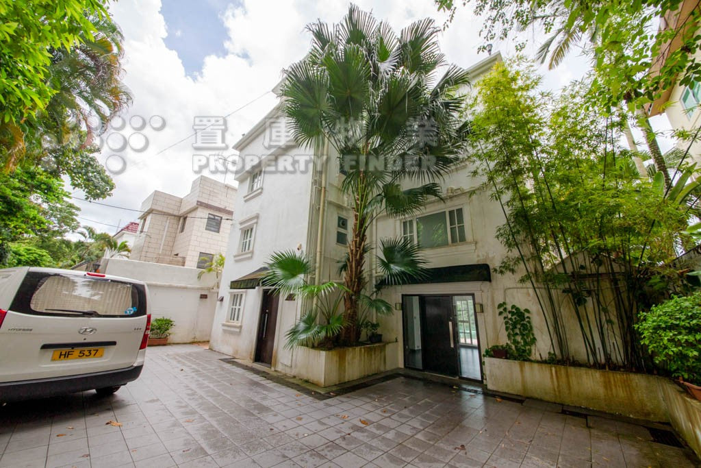 Unique Single house 慶徑石