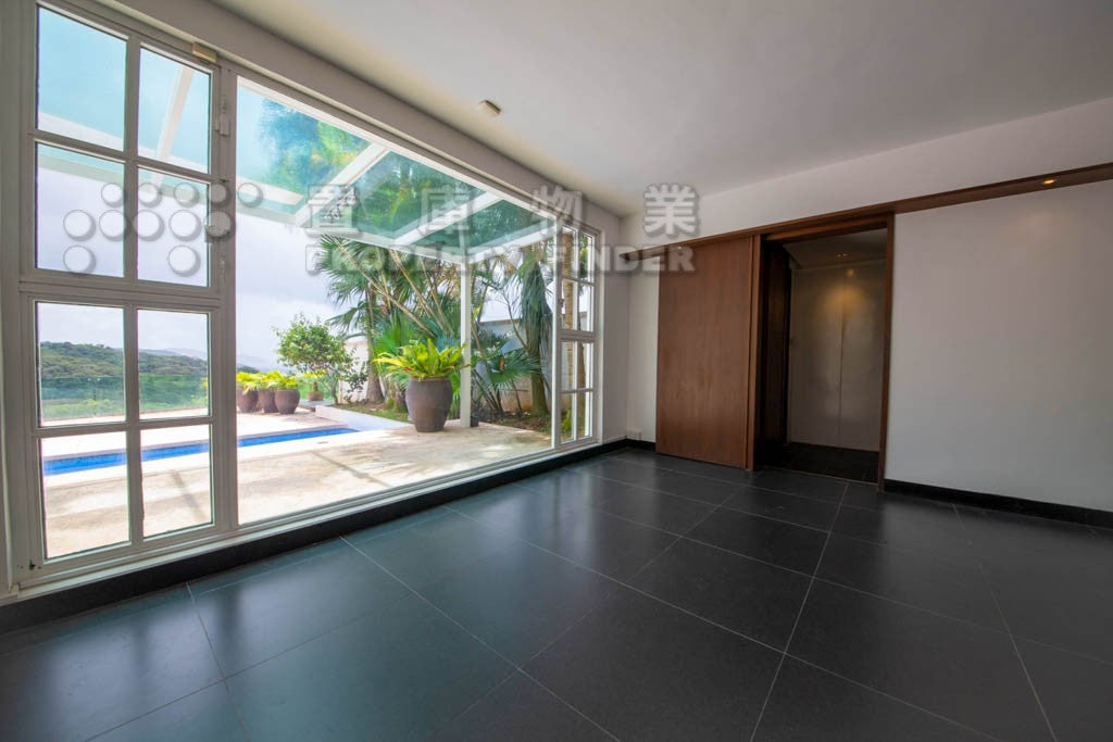 Unique Single house 慶徑石