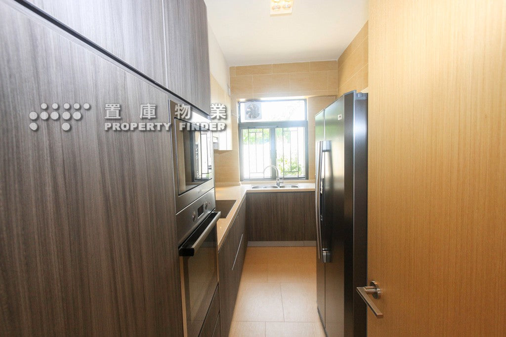 Silverstrand Apartment 銀灣柏文