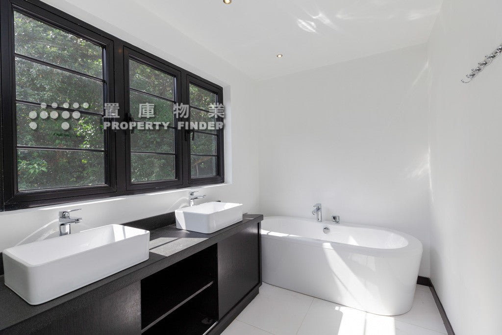 Privacy & detached 獨立屋