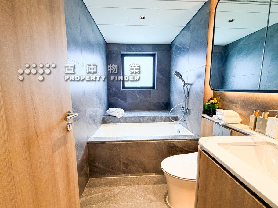 Silverstrand 銀線灣