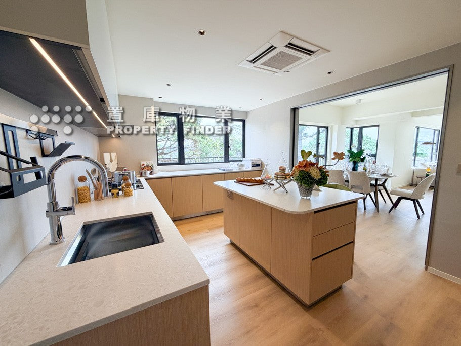 Silverstrand 銀線灣