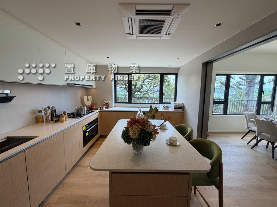 Silverstrand 銀線灣