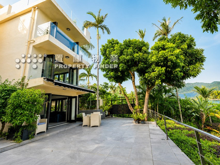 Waterfront house  海邊屋