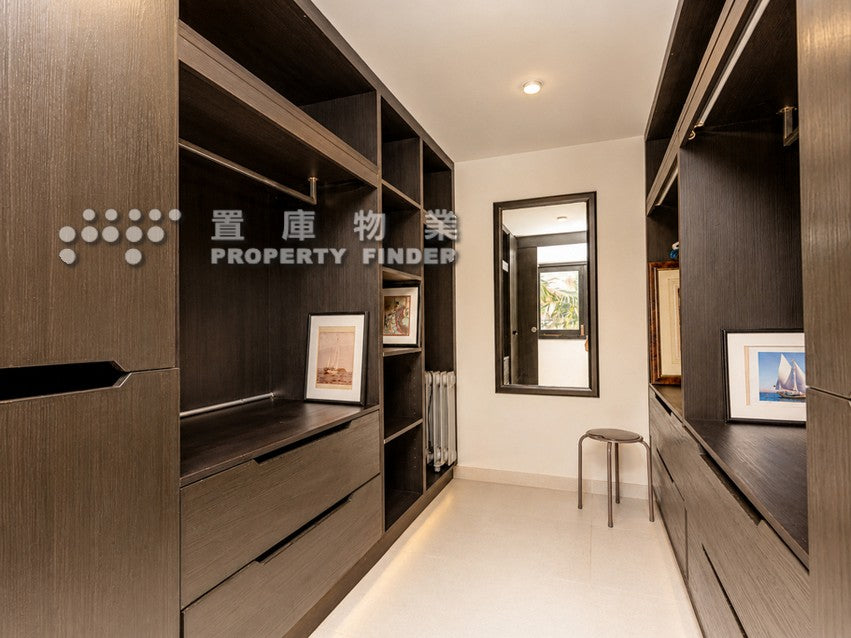 Waterfront house  海邊屋