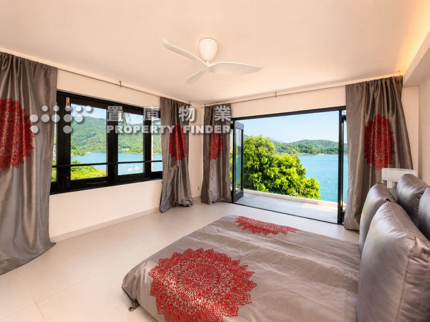 Waterfront house  海邊屋