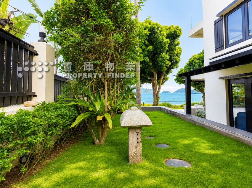 Waterfront house  海邊屋