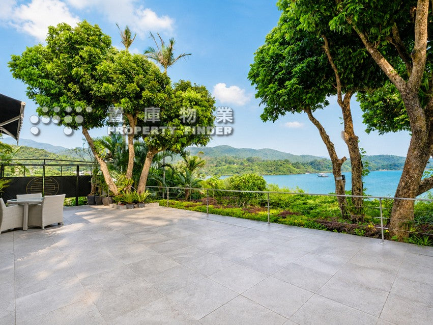 Waterfront house  海邊屋