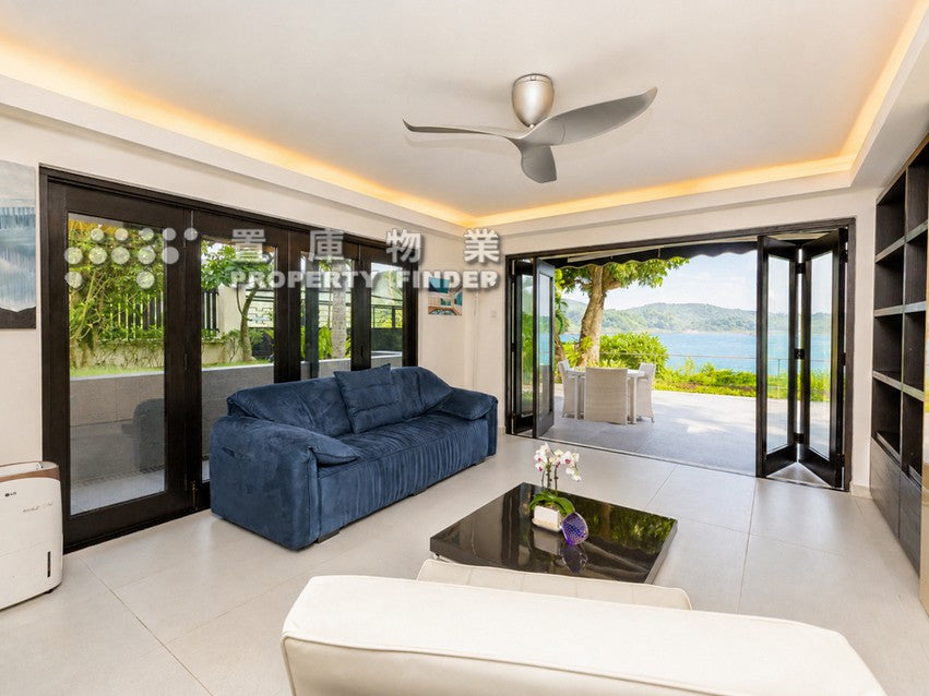 Waterfront house  海邊屋